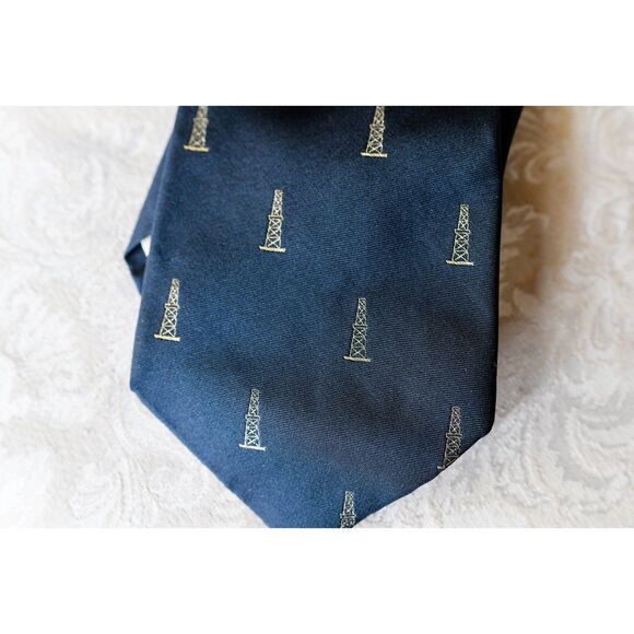 Italian Silk Oil Rig or Derrick Tie by Neiman Marcus Vintage Texas - Picture 6 of 6